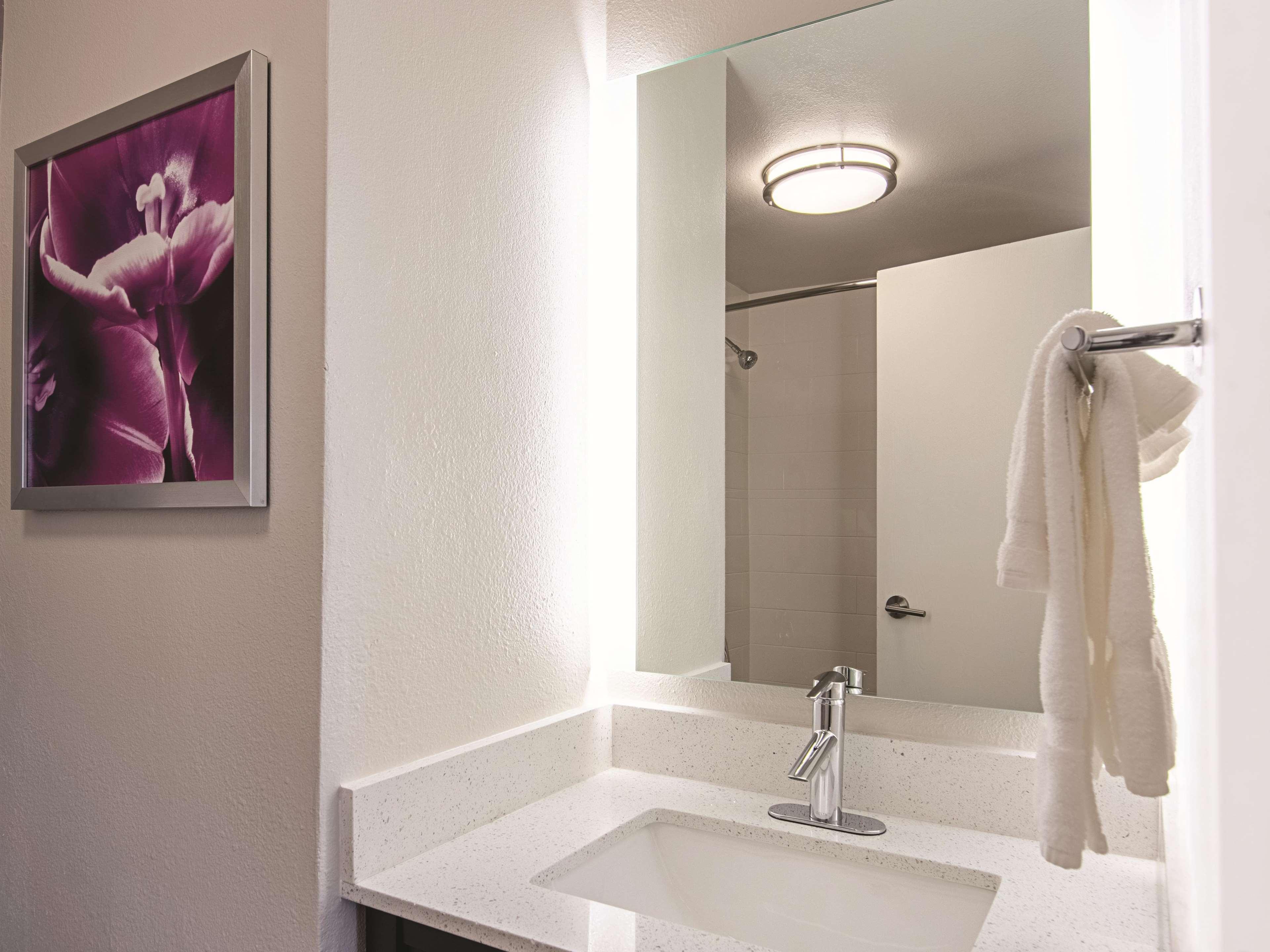 Hotel La Quinta By Wyndham Portland Extérieur photo