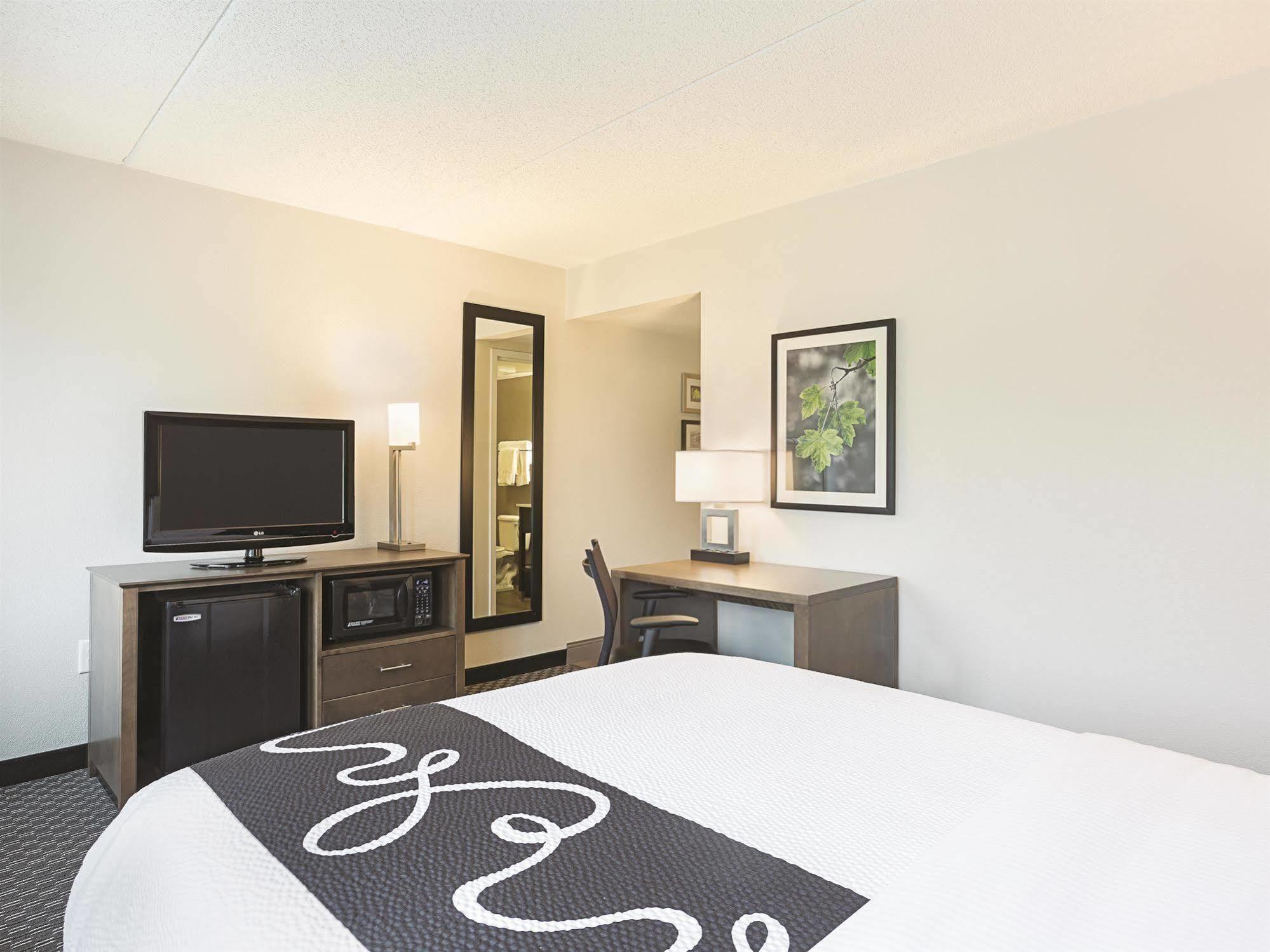 Hotel La Quinta By Wyndham Portland Extérieur photo
