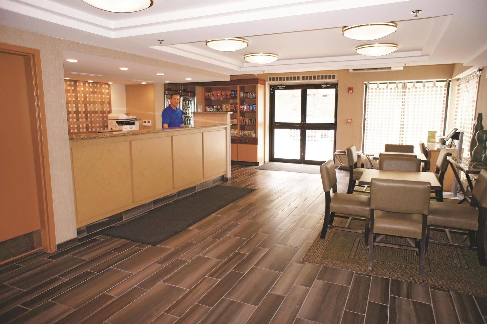 Hotel La Quinta By Wyndham Portland Extérieur photo
